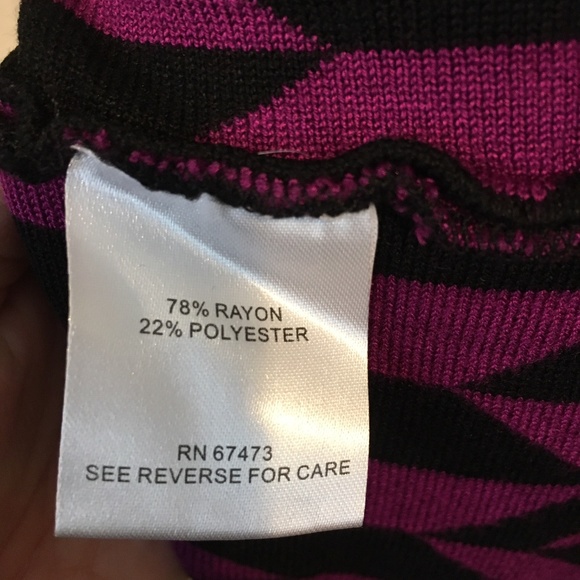 NWOT Taylor Geometric Print Sweater Dress 1X - Picture 7 of 8